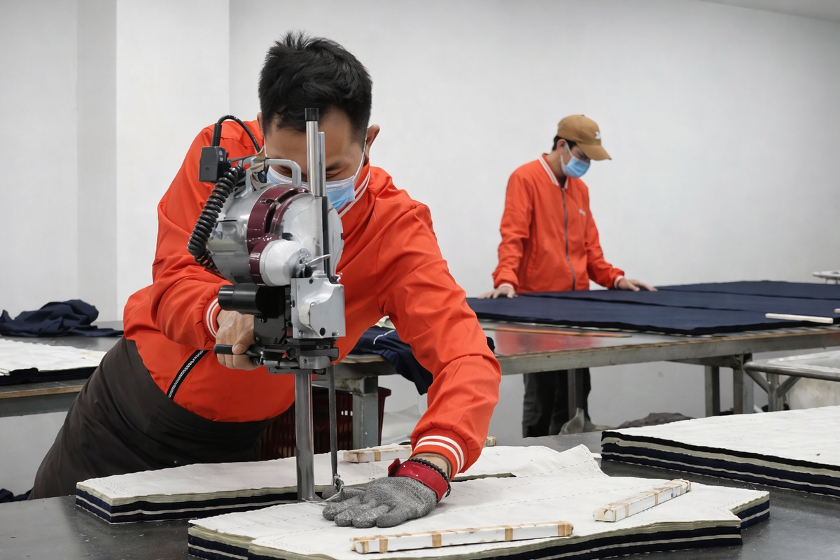 Padel apparel production and delivery