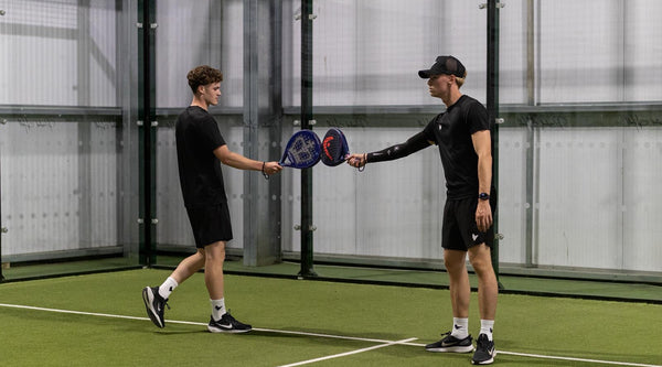 2 padel athletes wearing padel clothes